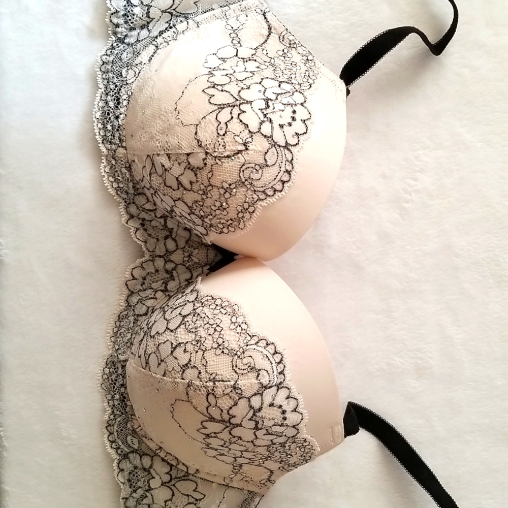 Victoria's Secret white lace bra 36D